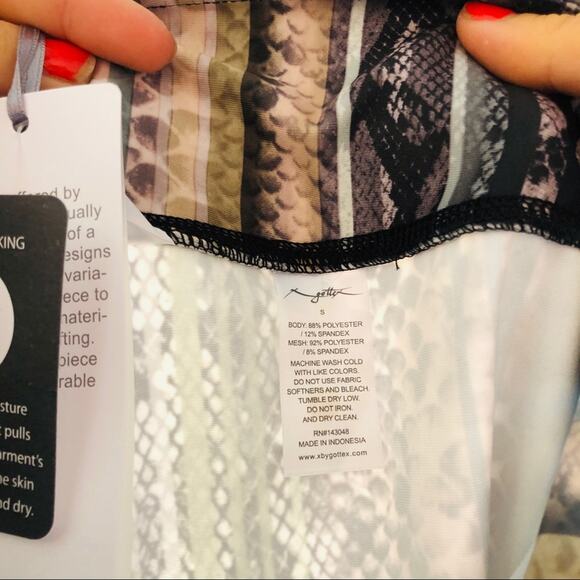 NEW X GOTTEX Black Grey Tan Snakeskin Print Mesh Zip Pocket High Rise Leggings S - Picture 6 of 7
